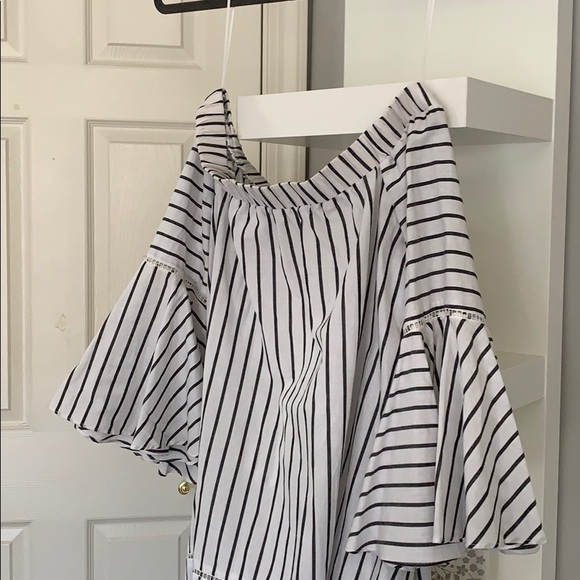 Off The Shoulder Blouse - Picture 7 of 7